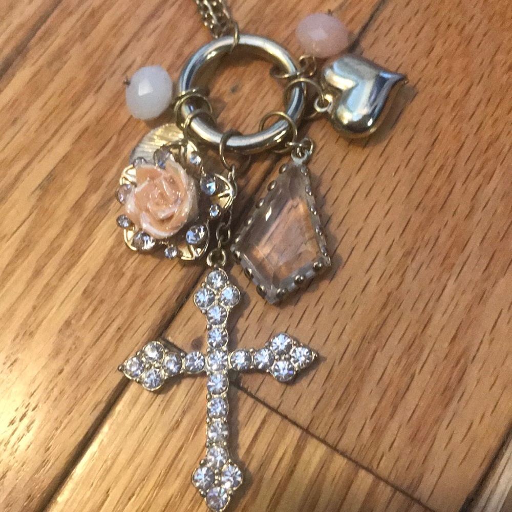 cross bling necklace with flower and bling - Picture 2 of 2